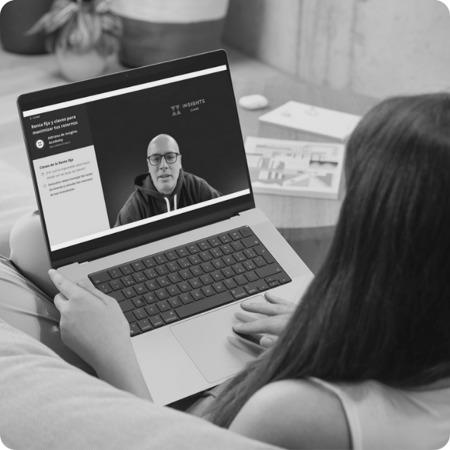 Fotografía en blanco y negro de las Torres Gemelas Petronas en Kuala Lumpur